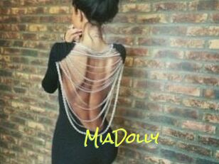 Mia_Dolly