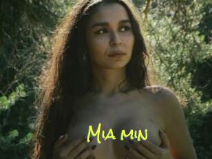 Mia_min