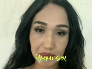 Ymmi_shy